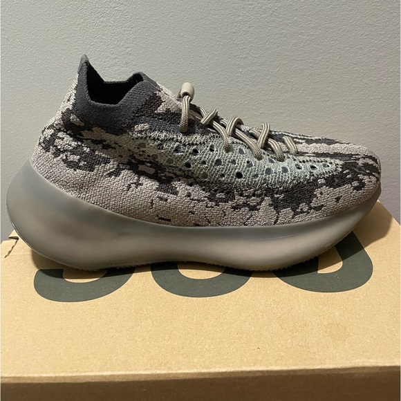 Yeezy Boost 380 - Picture 1 of 5